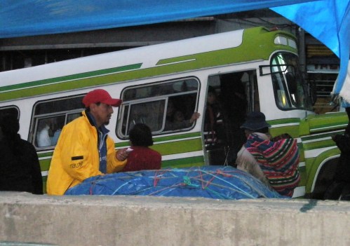 Ônibus boliviano na caótica La paz...
